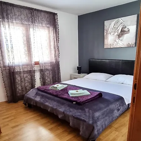 5237-2 Apartamento *